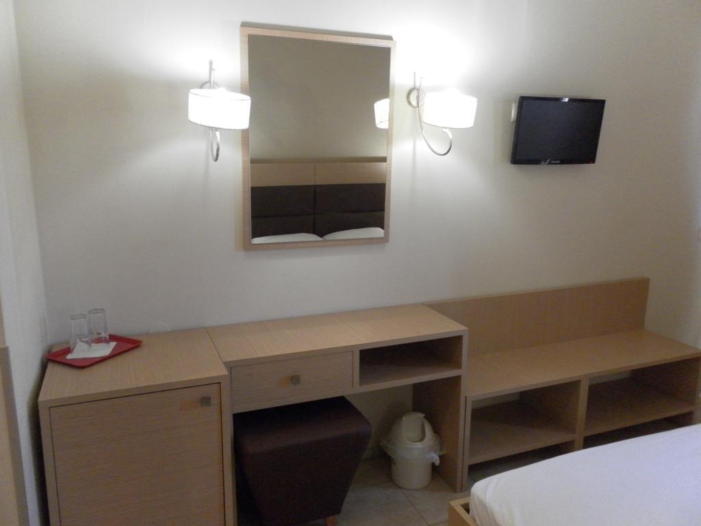 Esperia Hotel Thessaloniki Buitenkant foto